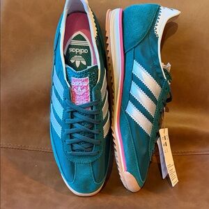 Adidas SL 72's OG women's fashion sneaker. Women's size 7.5. Never worn. NWT.